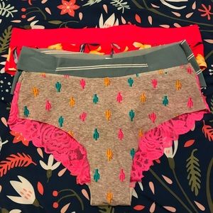 VS PINK Cheekster Panties NWT